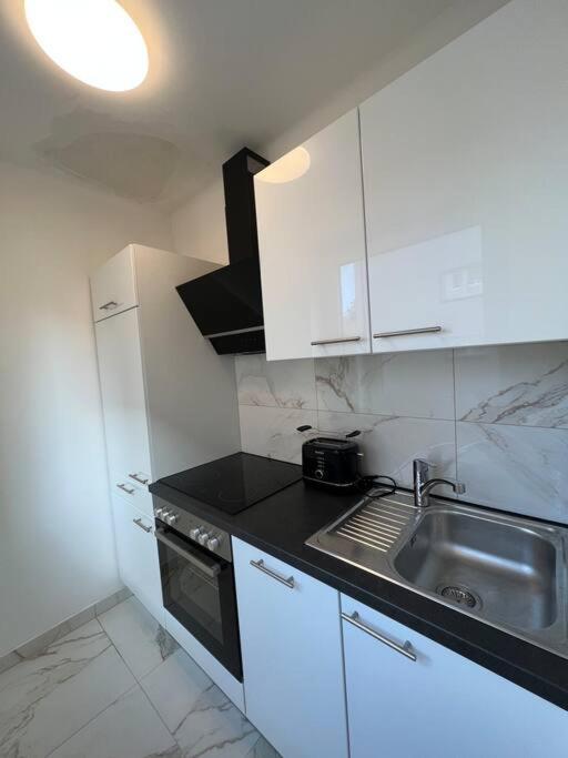 Neue Wohnung Neben Der Meduni Und Dem Lkh Грац Экстерьер фото